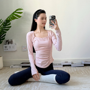 高级感带胸垫瑜伽服女长袖运动上衣显瘦跑步普拉提训练秋冬健身服