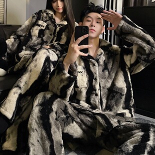 情侣睡衣珊瑚绒冬季加绒加厚黑色感可外穿家居服男女时尚套装