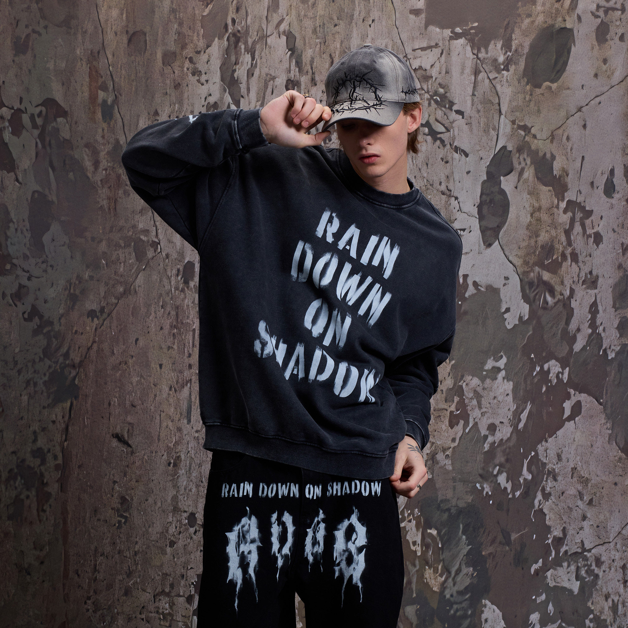 RAINDOWNONSHADOW做旧黑圆领卫衣