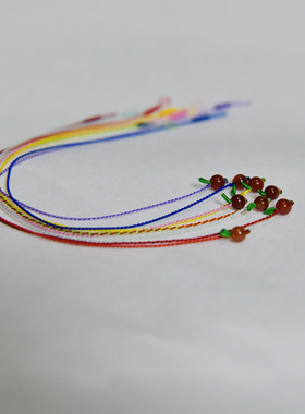 ［新品］本命年手工编制0.4mm细款小众情侣款玛瑙平安果转运手绳