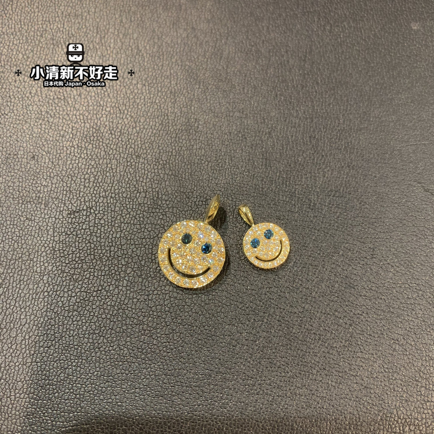 日本代购 eyefunny 18k黄金满钻笑脸蓝色宝石眼睛吊坠项链