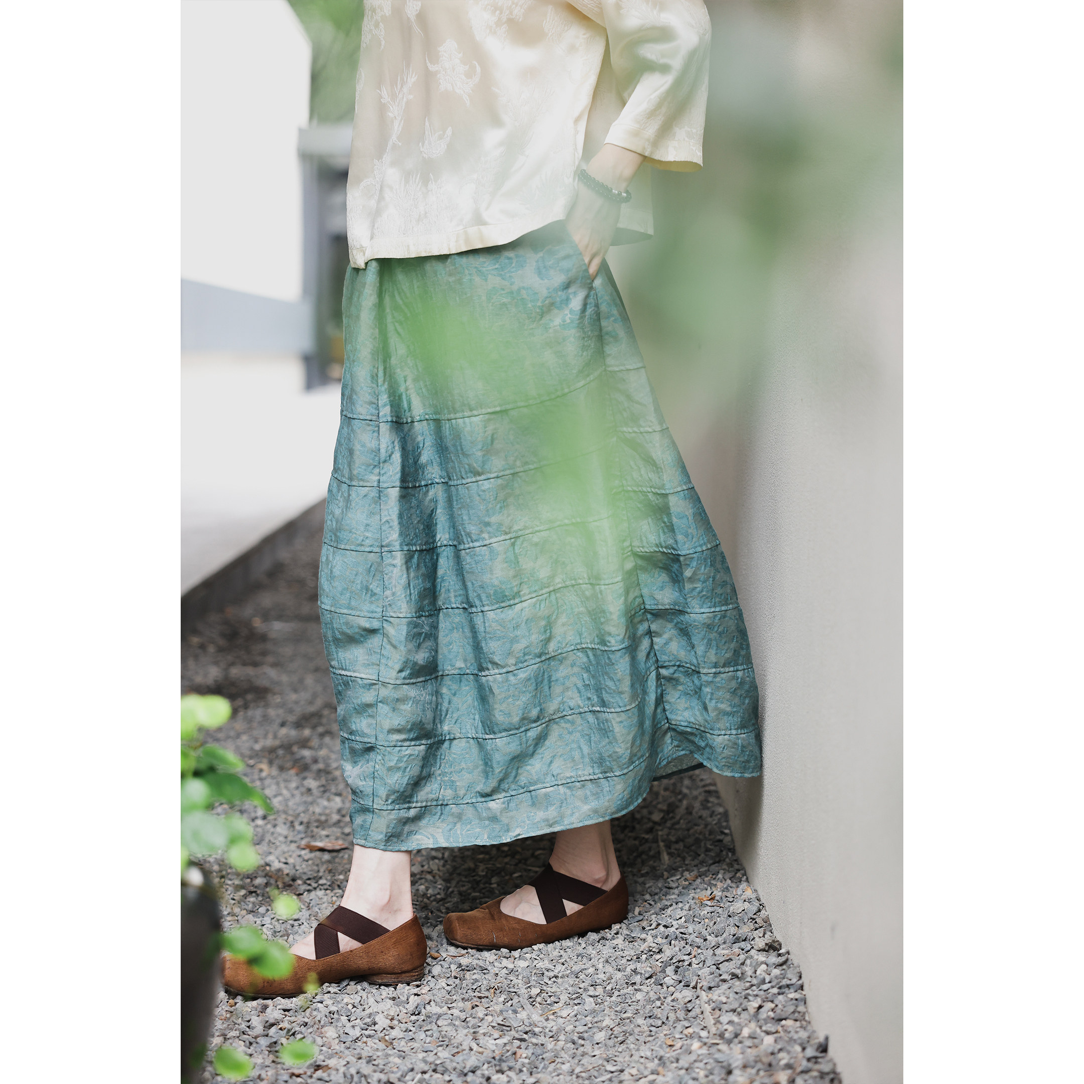 【层芜】慢慢变蓝夏新品丝锦亚麻混纺提花复古肌理暗纹提花花苞裙