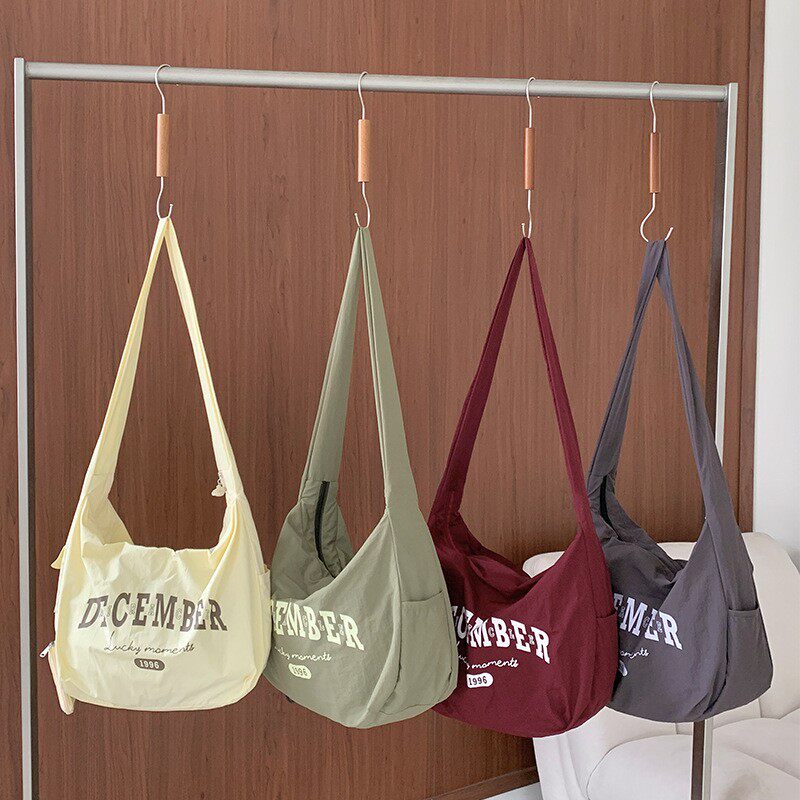 2026春季韩系新款尼龙慵懒风大版斜挎包简约百搭包包上班通勤学生