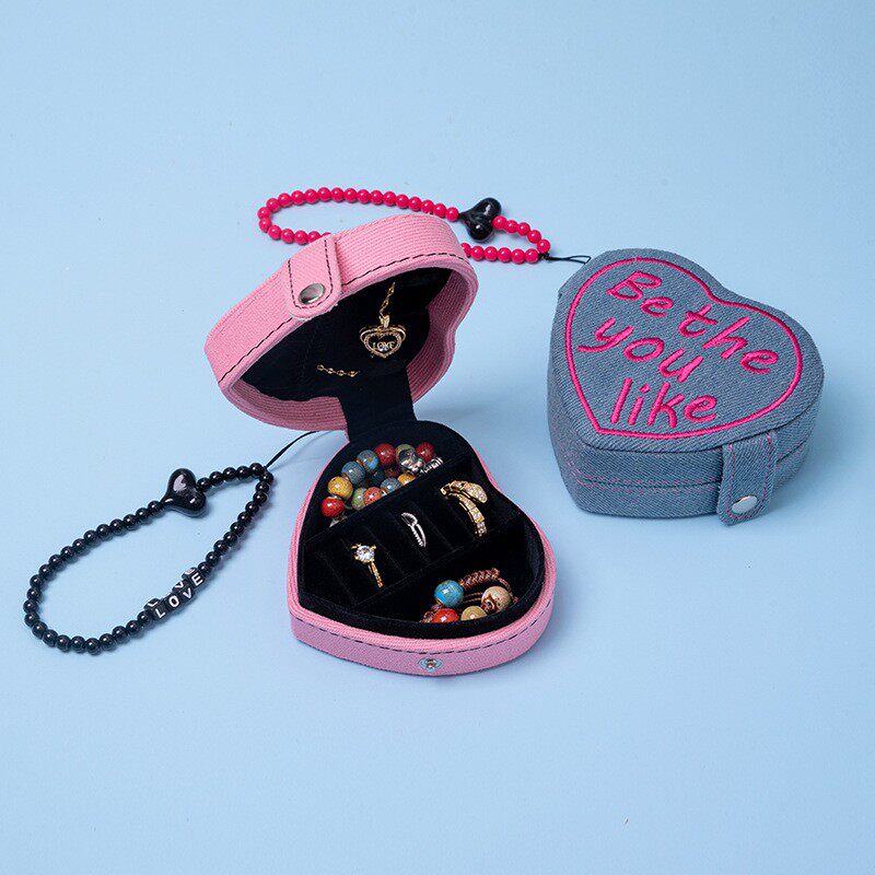 牛仔布心形首饰盒便携式饰品盒戒指珠宝防氧化首饰收纳盒可爱百搭