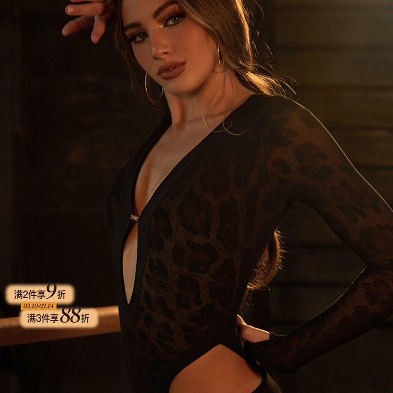 ZYM【很斩女】上衣v领高级版拉丁舞练功服女腰部镂空带胸棉25096