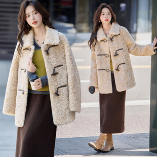 翻领羊羔毛绒外套2025秋冬新女装洋气小个子中长款保暖牛角扣大衣