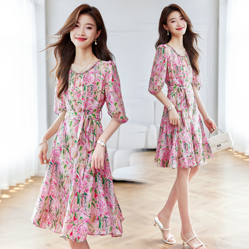小碎花连衣裙圆领夏季2025新款女装雪纺收腰带五分袖甜美减龄度假