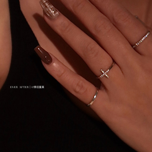 独家定制～带钻十字架小尾戒女通体s925纯银小拇指戒指闭口可调节