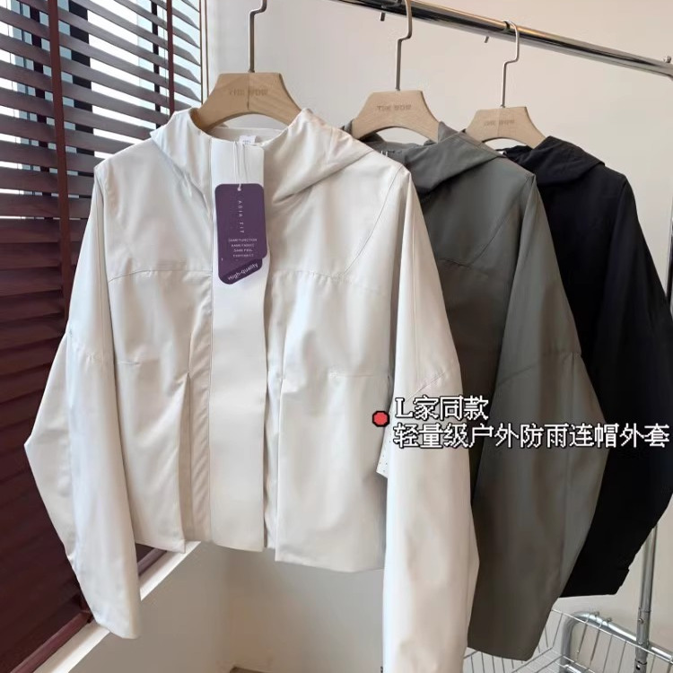 冲锋衣！时髦短连帽外套女25春