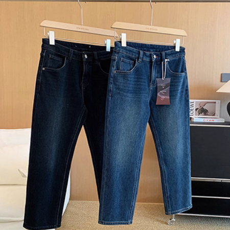 雪花洗爱心绣九分直筒牛仔裤