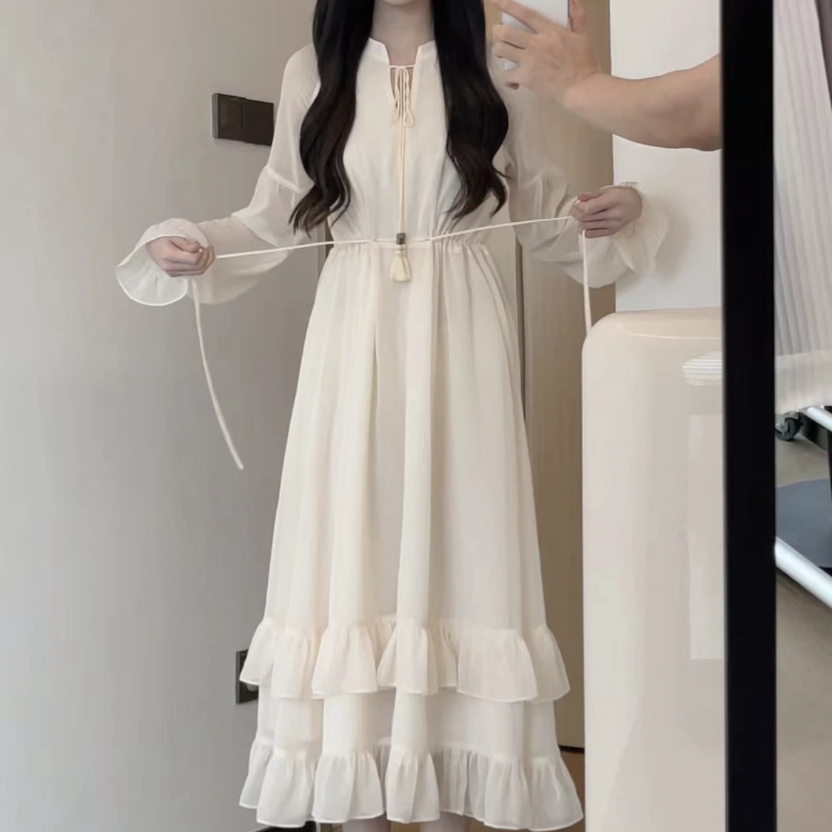 初恋少女风绑带白色A字设计感裙连衣裙