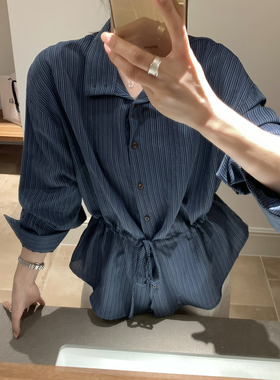 26年早春韩代款条纹抽绳收腰翻领衬衫女宽松显瘦设计感上衣