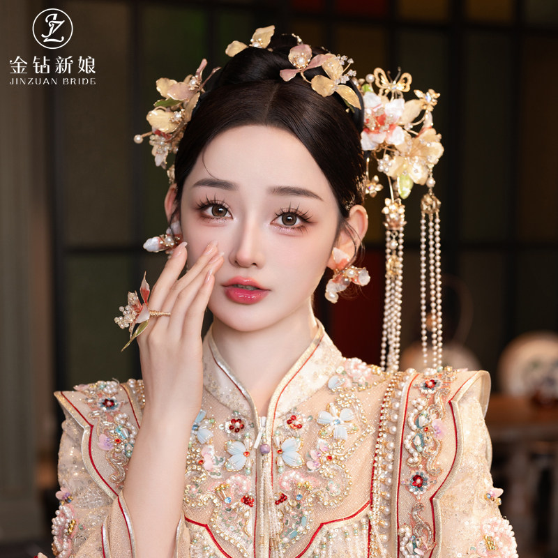 新娘金色秀禾服头饰中式婚礼手工造液花古典婚礼唯美浅色发饰品女