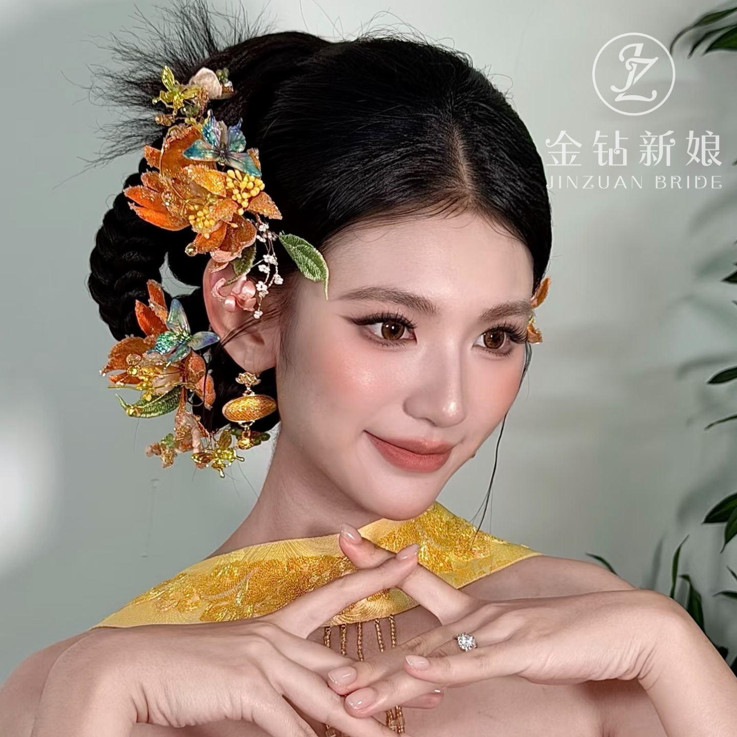 2026新款新中式新娘头饰暖金色花朵套装秀禾服晨袍造型婚礼发饰女
