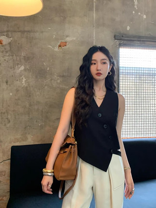气质高级感西装马甲背心女夏季薄款外穿甜辣设计感不规则无袖上衣