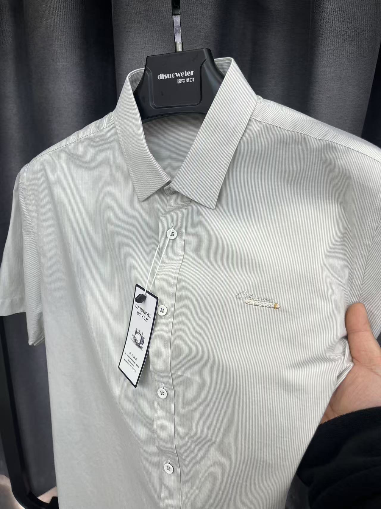 2025夏季新款中青年男士竖条纹刺绣短袖衬衫简约时尚商务免烫衬衣