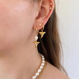 Au Revoir Les Filles鲨鱼牙齿珍珠耳环女小众设计不对称耳圈耳饰