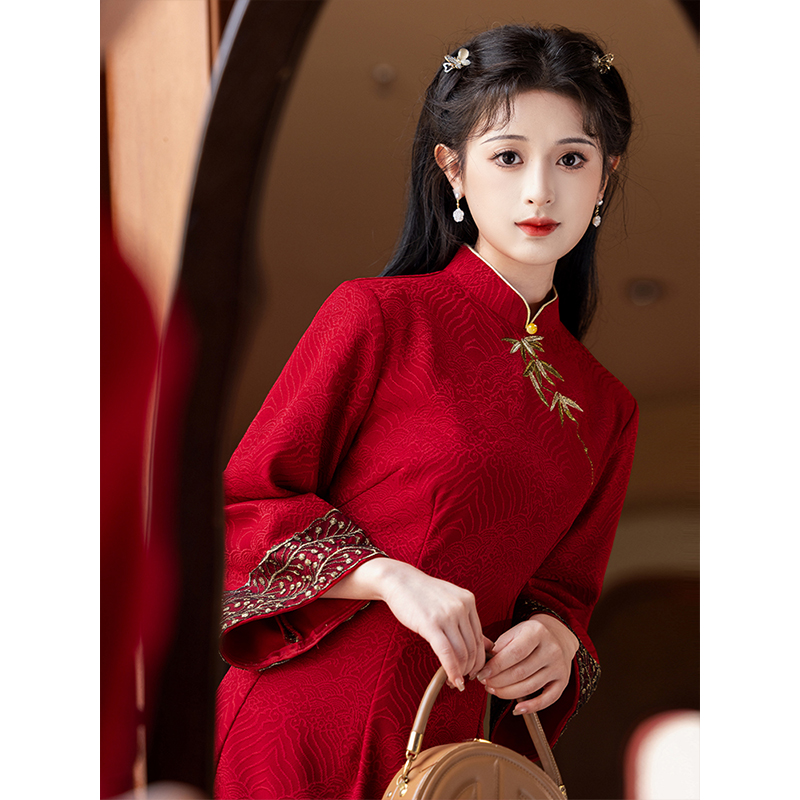 刺绣旗袍红色订婚妈妈婚宴礼服