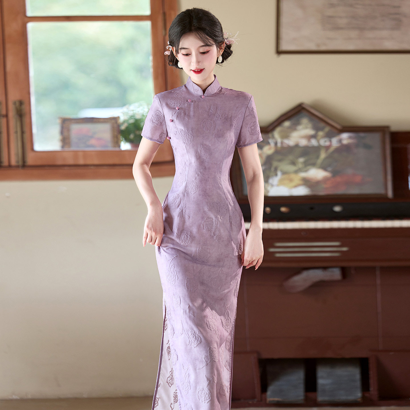 紫色新中式浮雕花旗袍2026新款改良复古气质少女年轻款日常连衣裙