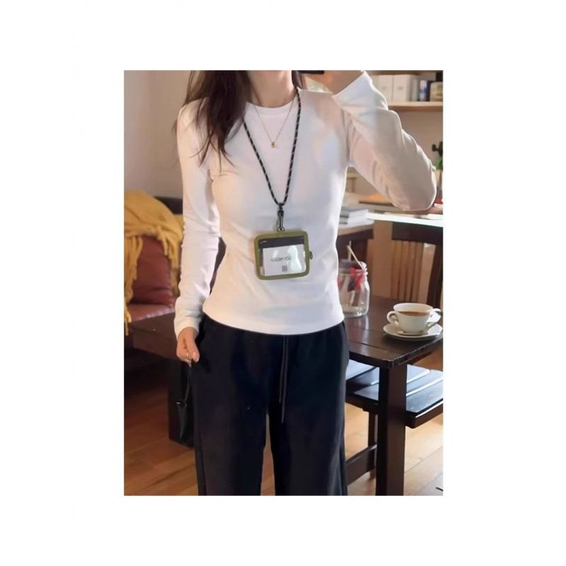 白色内搭打底衫长袖上衣女外穿春秋薄款修身显瘦正肩圆领紧身T恤