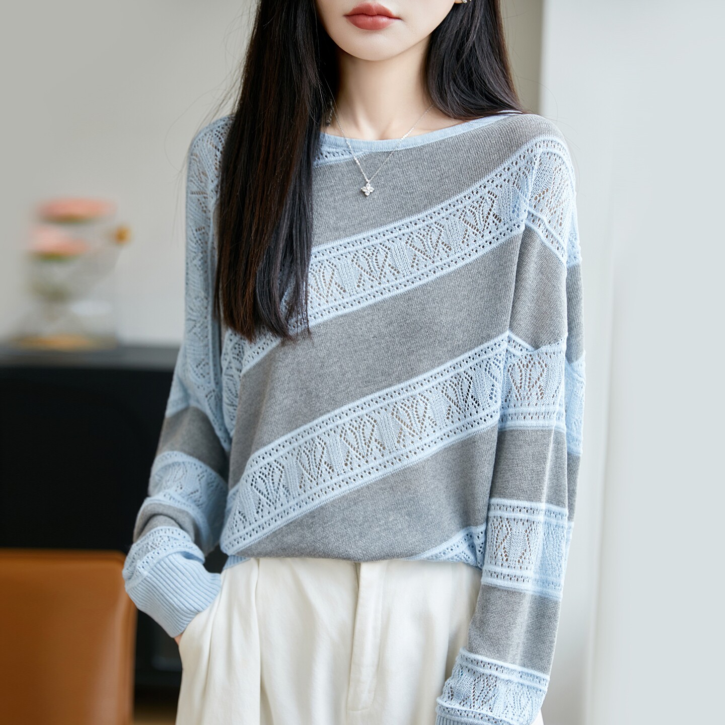 2026秋季新款女慵懒风条纹镂空圆领上衣女宽松显瘦大码女装巨好看图片