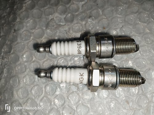 NGK火花塞摩托车火花塞C7HSA D8EA BP7HS BP6ES BM6A CR6E火咀