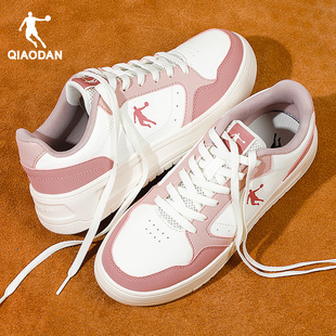 乔丹女鞋加绒小白鞋学生低帮系带防滑保暖运动鞋百搭休闲风板鞋