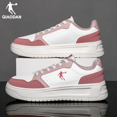 乔丹女鞋冬季加绒板鞋轻便透气小白鞋百搭学生加棉厚底运动休闲鞋