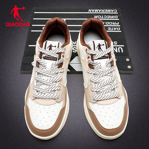 乔丹男鞋加绒加厚棉鞋轻便舒适休闲皮面透气潮流学生鞋运动鞋板鞋