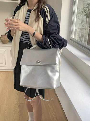 卡肉 cowry 小众包包女2024新款百搭通勤双肩包高级感简约单肩包