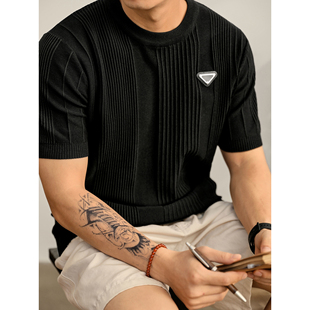 LUUD 雅痞帅黑色男士倒三角绣标针织圆领T恤冰爽丝肌理竖条纹短袖