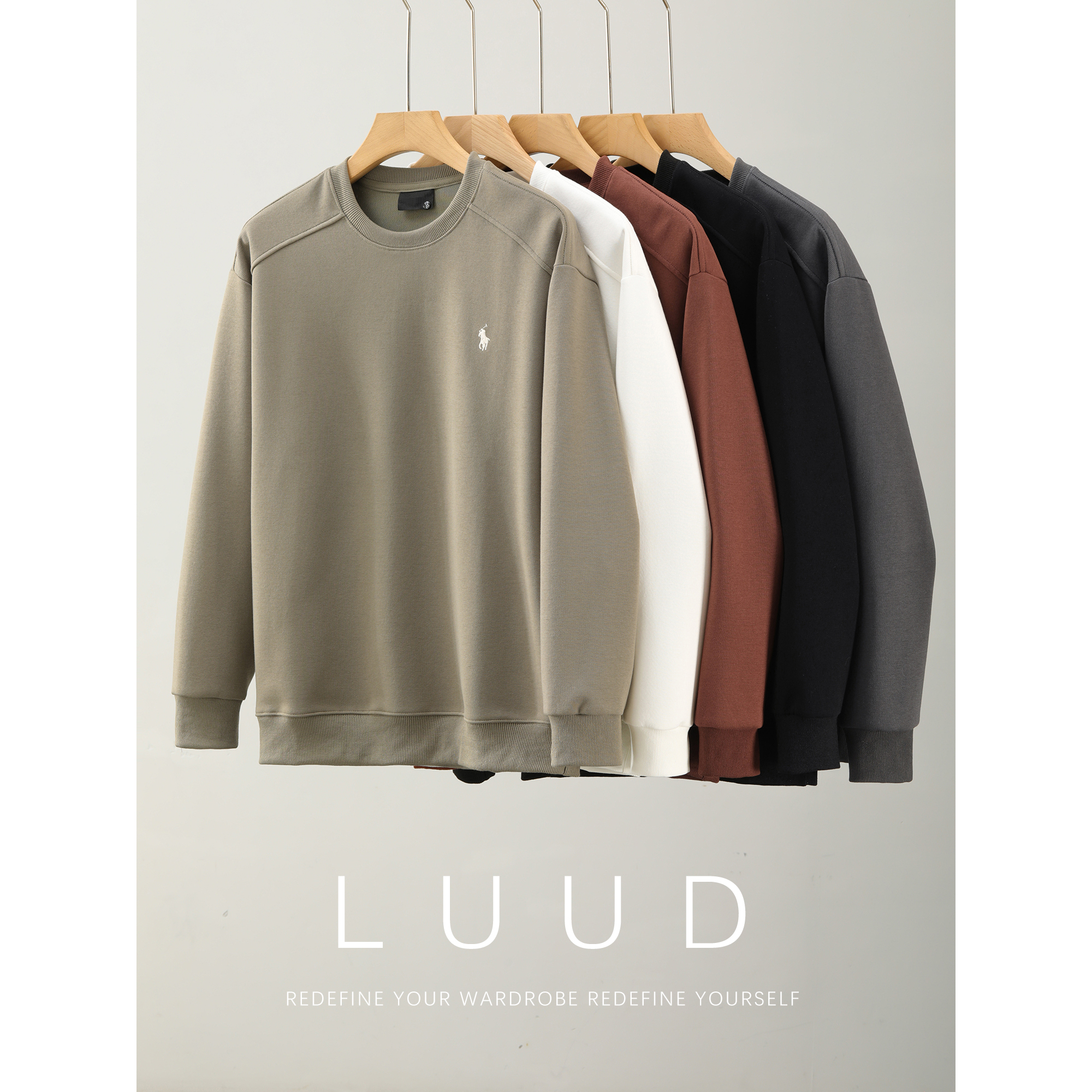 LUUD 重磅水洗棉圆领长袖上衣撞色骑士刺绣简约运动风针织卫衣男