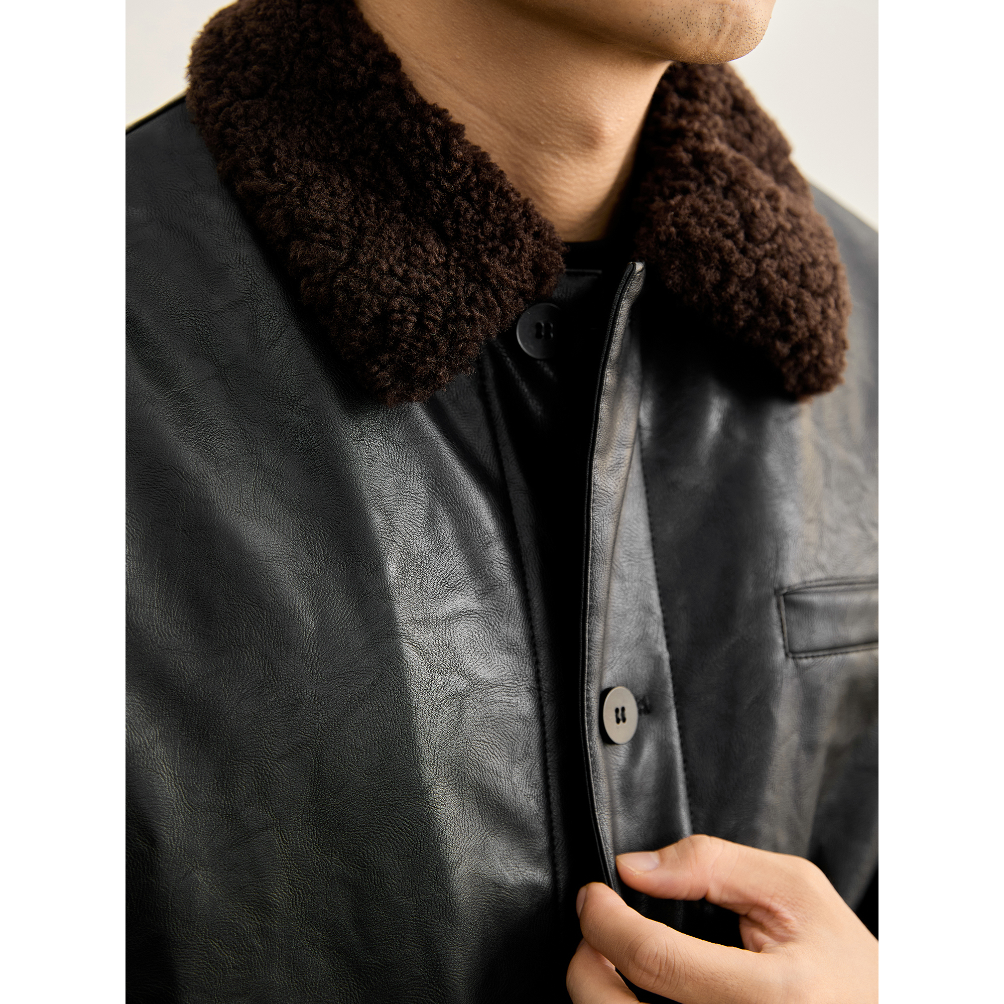 LUUD 羊羔绒毛领短宽版型PU皮夹克外套男冬季单排扣内里加绒皮衣