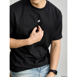 线条勾勒设计刺绣装 LUUD 夏季 雅奢潮牌黑色圆领短袖 饰T恤上衣 男士