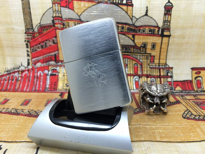 原装 1982年二手镀铬仿古拉丝蚀刻经典风女防风打火机 zippo