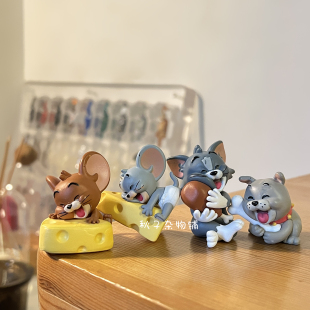 猫和老鼠手办 奶酪芝士汤姆猫与杰瑞迷你小摆件 车载桌面装饰公仔