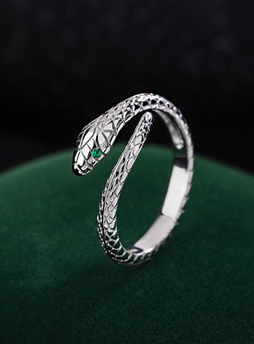 未晚女足银冷淡风绿眼灵蛇戒指