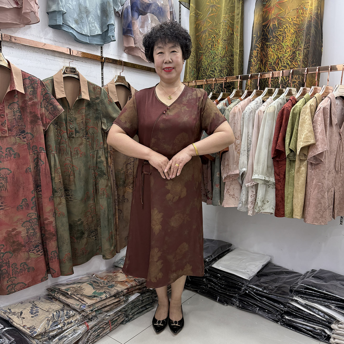 妈妈夏装新中式印花旗袍连衣裙短袖40-50岁仿真丝V领盘扣宽松大码