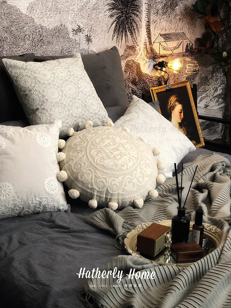 北欧风米色抱枕靠垫小清新沙发客厅ins刺绣圆形纯棉轻奢床头靠枕