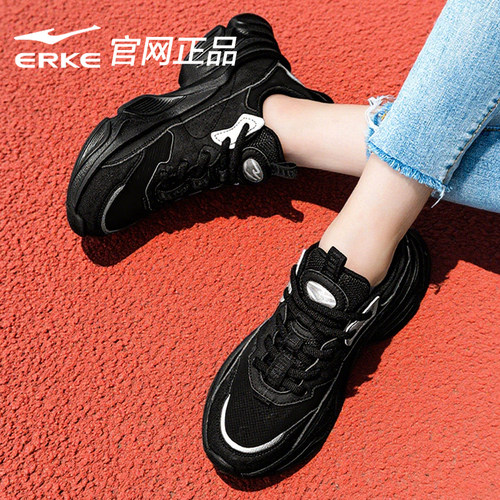 鸿星尔克女鞋黑色软底运动鞋