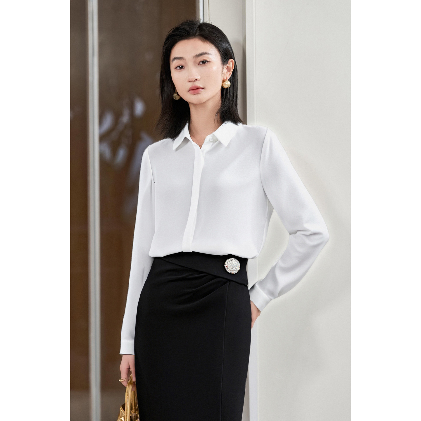 米思阳2025秋季新款简约通勤风白衬衫时尚百搭宽松休闲小衫女4261