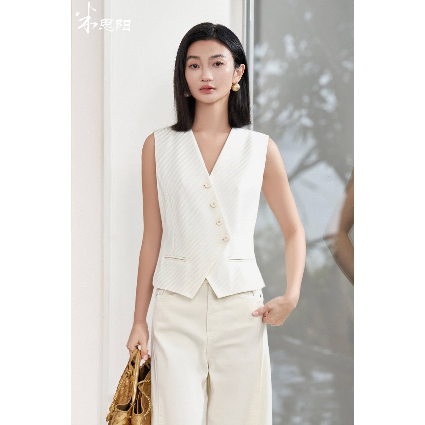 米思阳2025秋季新款时髦外搭西装小马甲又a又飒减龄百搭小上衣女