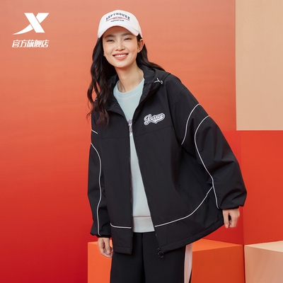 特步保暖厚外套女款2026春新款户外运动休闲夹克风衣975128160237