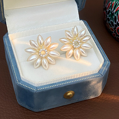 新款小雏菊耳钉高级感轻奢气质耳