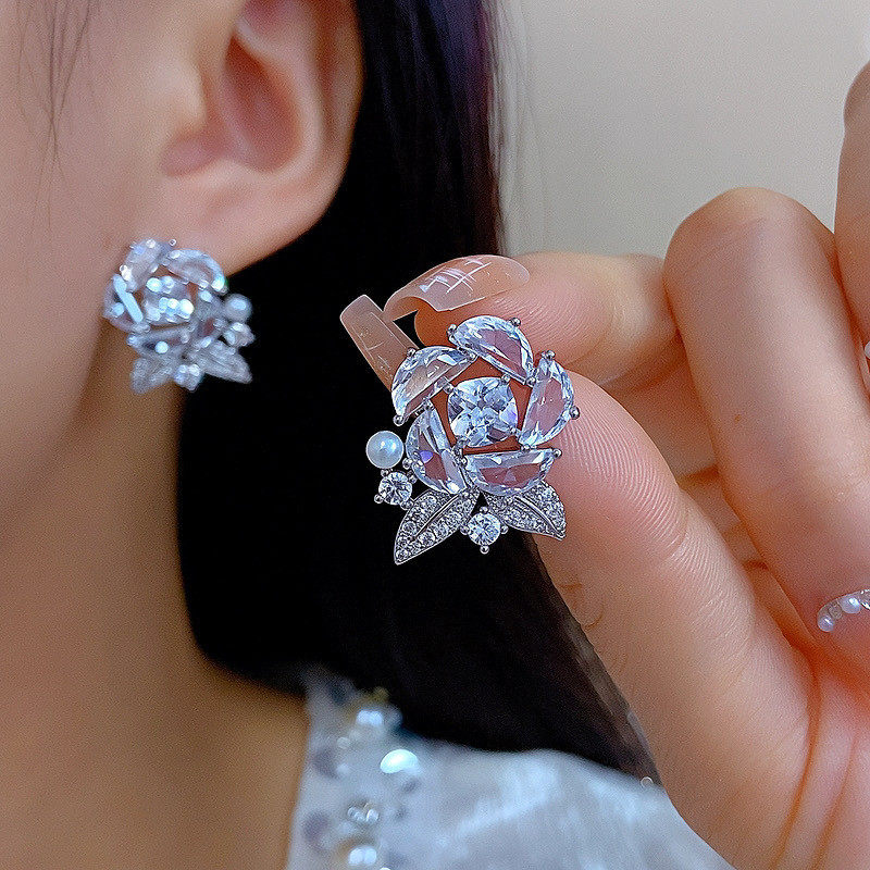 轻奢山茶花朵耳环新款锆石时尚耳坠女银针高级感气质超闪耳饰批发,饰品/流行首饰/时尚饰品新,耳环,淘宝优惠券,粉丝福利购,淘宝优惠卷