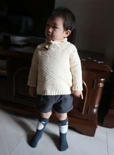 Z家原D男童装宝宝春新款纯棉青果领牛角扣绞花绅士米色针织衫毛衣