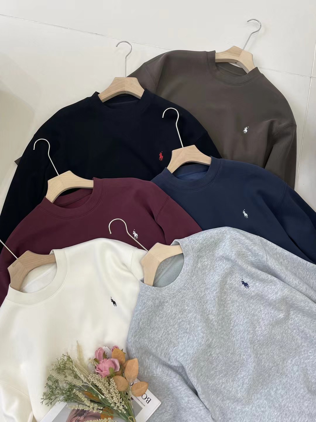 Moge7526冬季新款男士圆领卫衣刺绣小马标加绒加厚保暖上衣潮牌