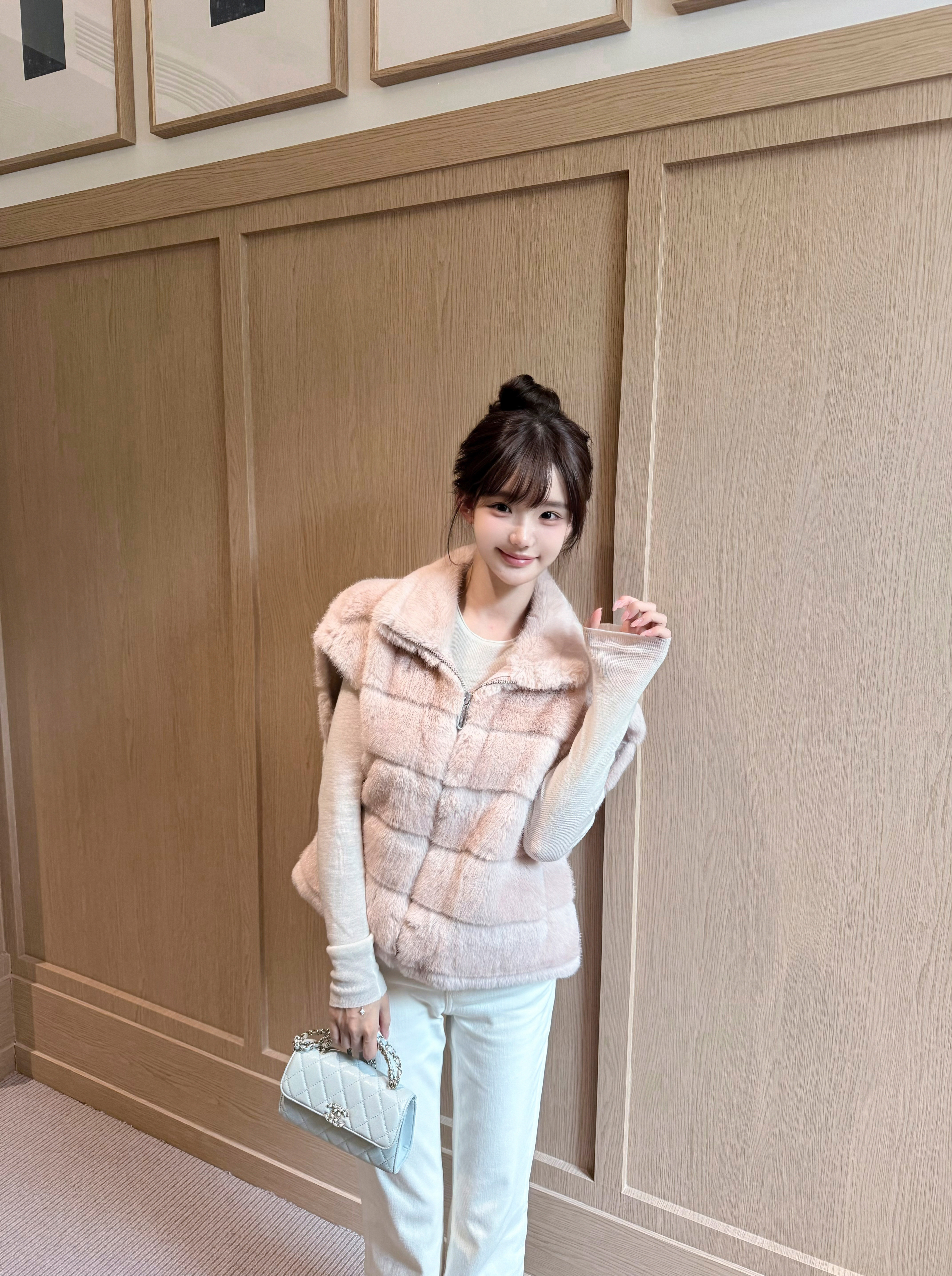 叶嘉Nailah仿獭兔毛皮草马甲女图片