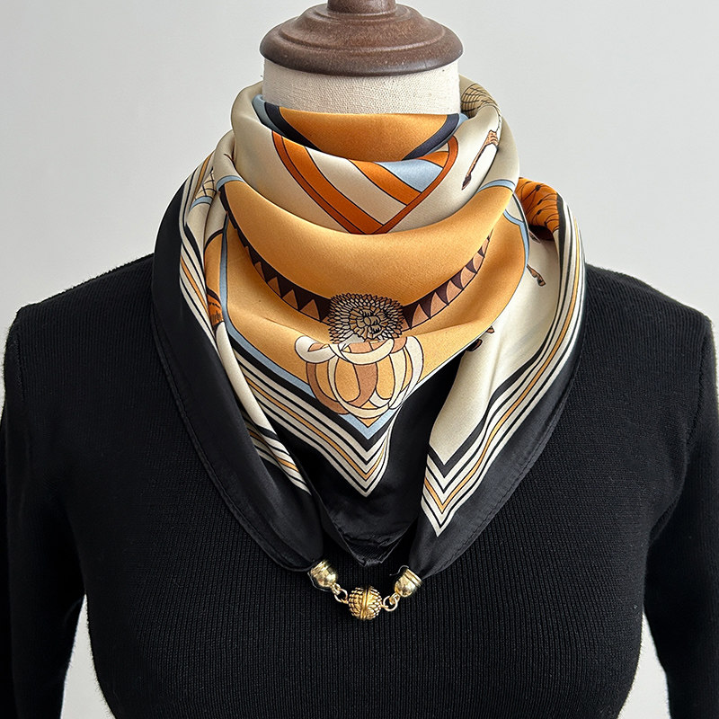 复古骏马磁吸扣懒人护颈小方巾