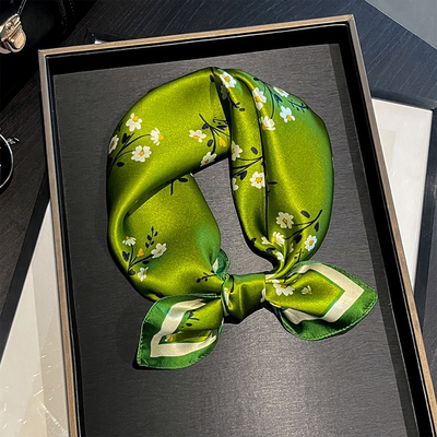 清新绿色100%桑蚕丝丝巾